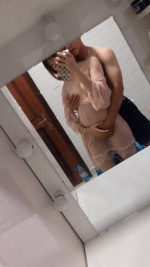 Hotgirl và bạn trai tự sướng